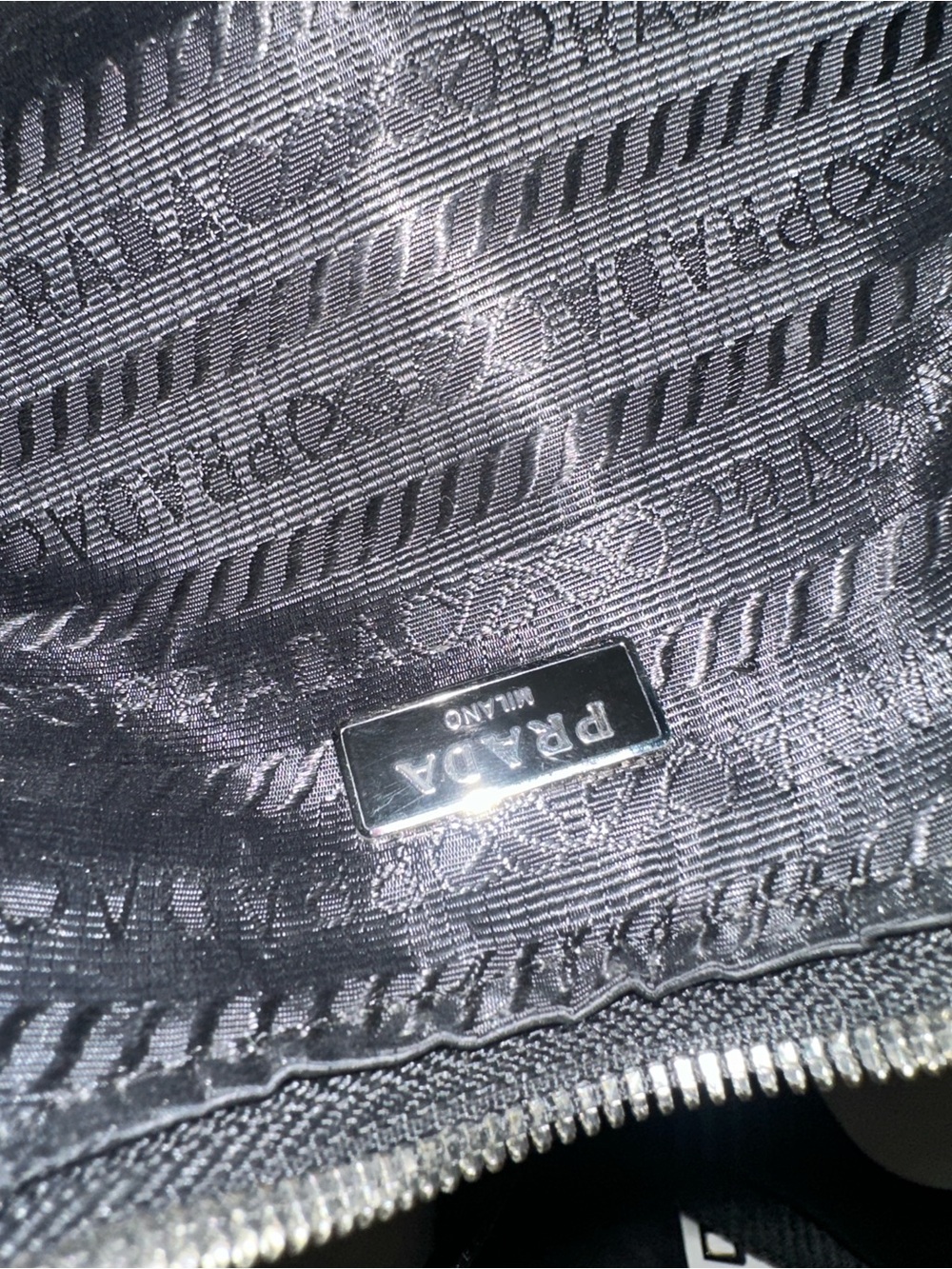 Black Nylon Re-edition 2005 like new - Picture 12 of 14
